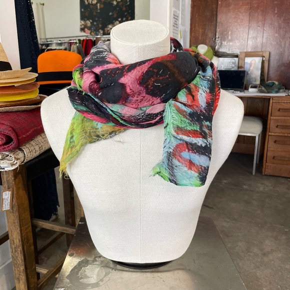813 Ottotredici Neon Graffiti Print Scarf
